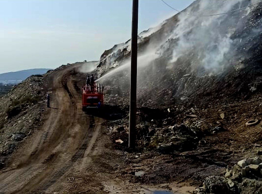 Очаг возгорания на свалке в Новороссийске уменьшился в четыре раза